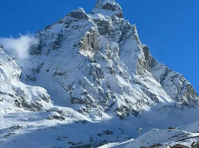 Giomein Elegant Blue House Cervinia
